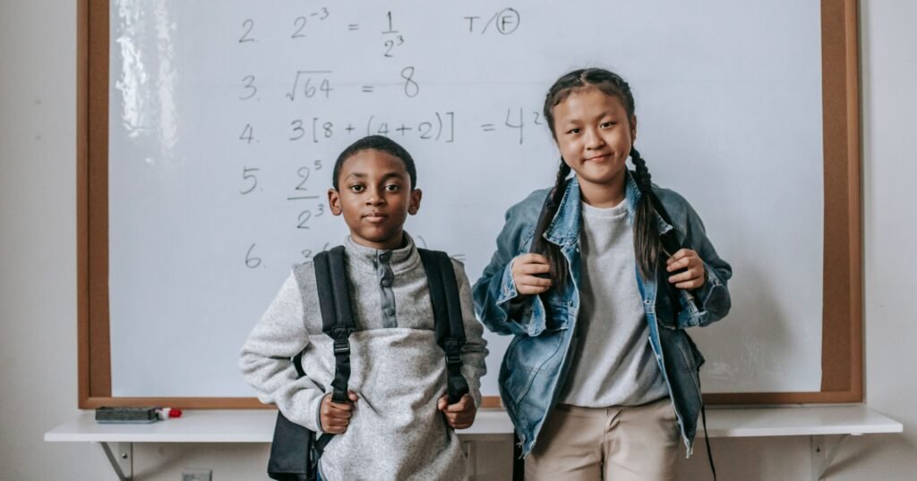 Check-up chiropratique enfant pour vérifier le dos avant la rentrée scolaire.